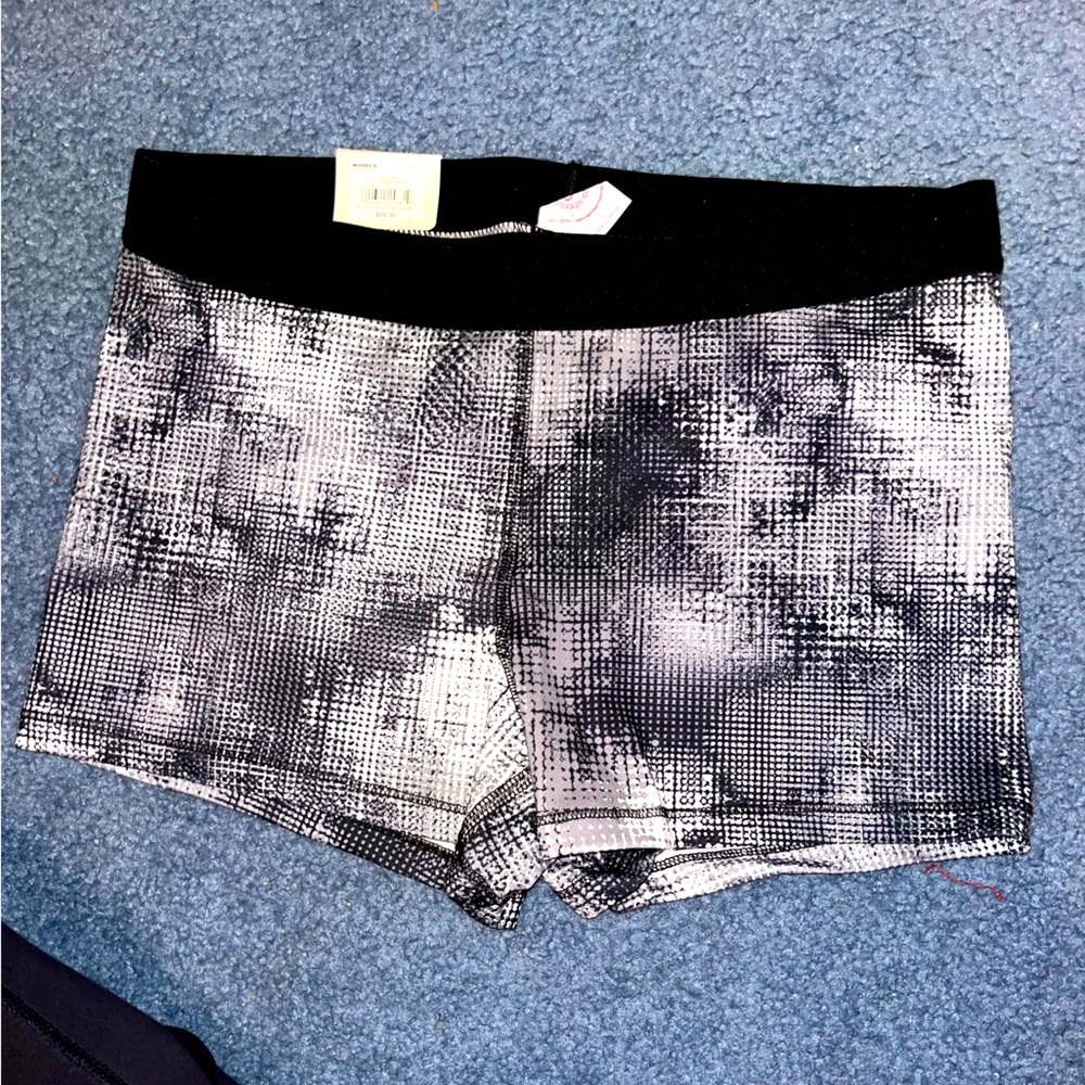 SO Dotty Black and White workout shorts- size Large - **NEVER WORN** - Picture 1 of 7